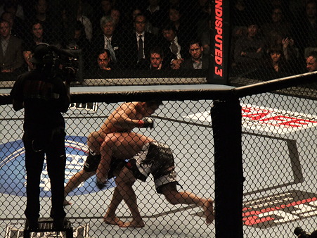 UFC 144 岡見勇信vsティム・ボーシュ (1)