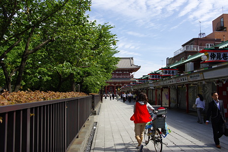 浅草寺前